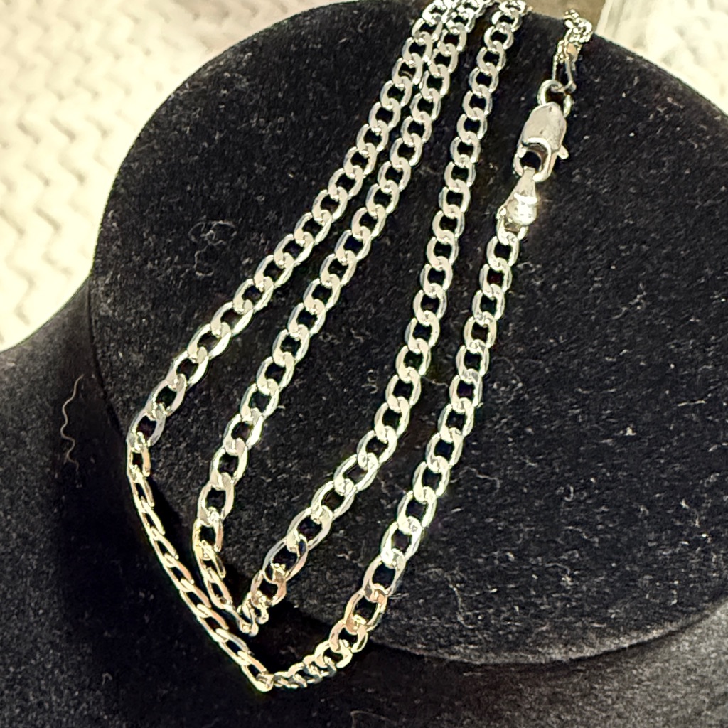 Pretty Bird White Gold Plated 18 Inch Chain Necklace